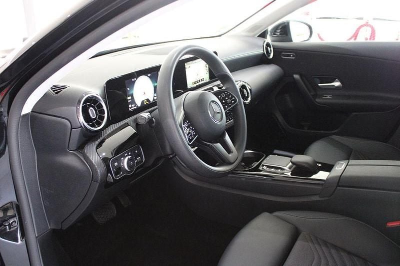 Gebraucht Mercedes A250 Advanced 218 PS (160 kW) 2022 Kosmosschwarz Limousine