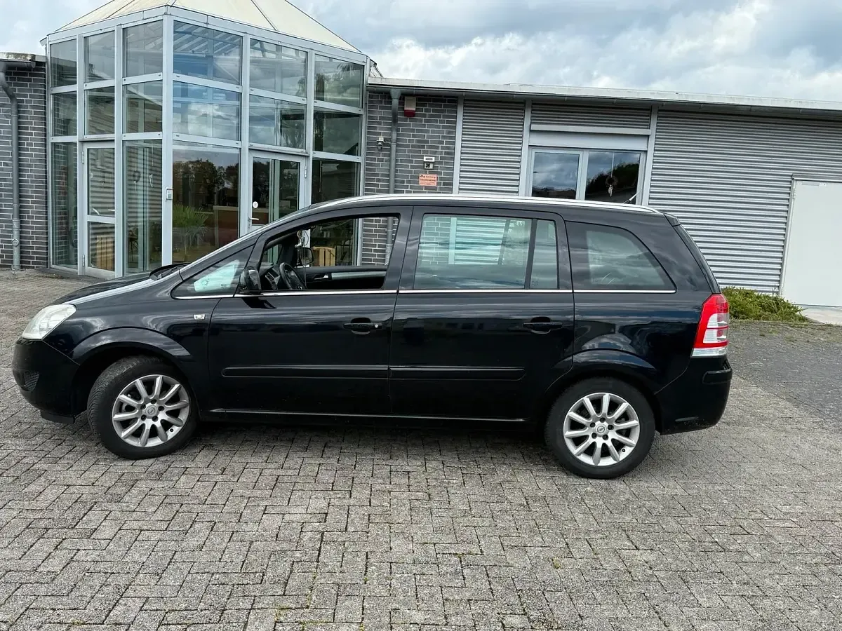 Gebraucht Opel Zafira 2010 Schwarz Van / Kleinbus