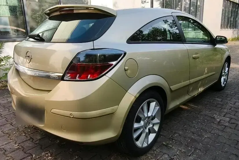 Gebraucht Opel Astra GTC 105 PS (77 kW) 2005 Gold Kleinwagen