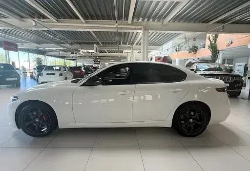 Neu Alfa Romeo Giulia 210 PS (154 kW) 2025 Weiß Limousine