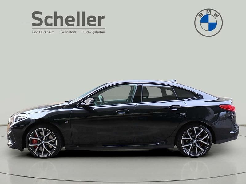 Gebraucht BMW 220 M Sport 178 PS (130 kW) 2023 Black sapphire Coupé