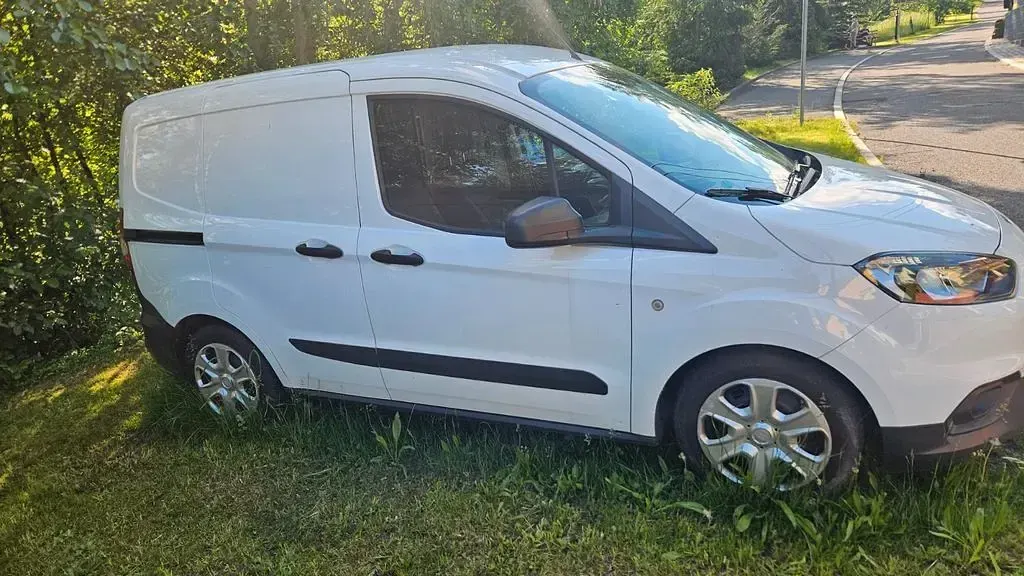Gebraucht Ford Transit 101 PS (74 kW) 2019 Weiß Limousine