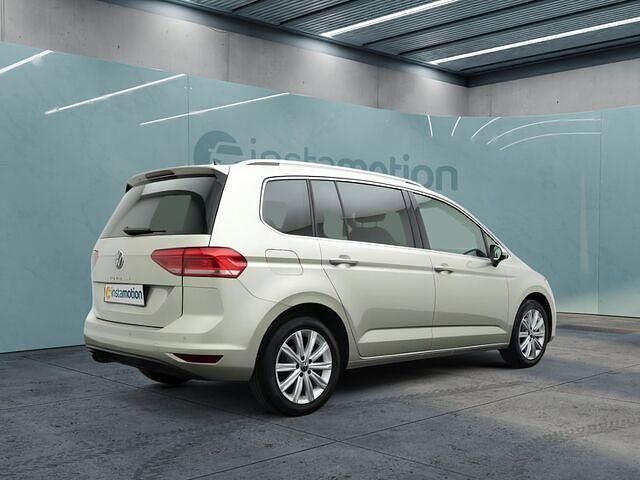 Gebraucht VW Touran Highline 150 PS (110 kW) 2024 Silber Van / Kleinbus