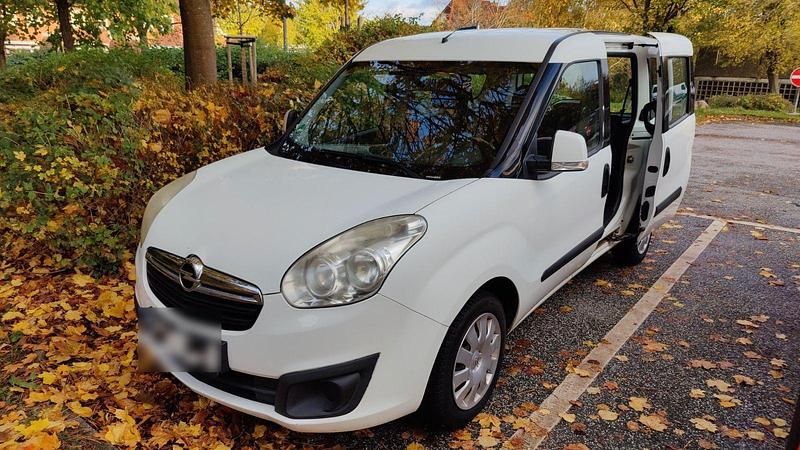 Usata Opel Combo Edition 95 CV (69 kW) 2013 Bianco Monovolume