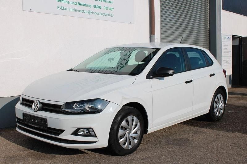 Weiß Gebraucht 2018 VW Polo Trendline Limousine | 7.990 € (Superpreis) - Bild 1/4