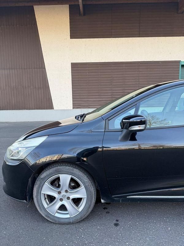 Gebraucht Renault Clio IV Dynamique 73 PS (53 kW) 2013 Schwarz Kleinwagen