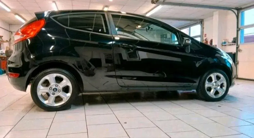Gebraucht Ford Fiesta 96 PS (70 kW) 2009 Schwarz Kleinwagen