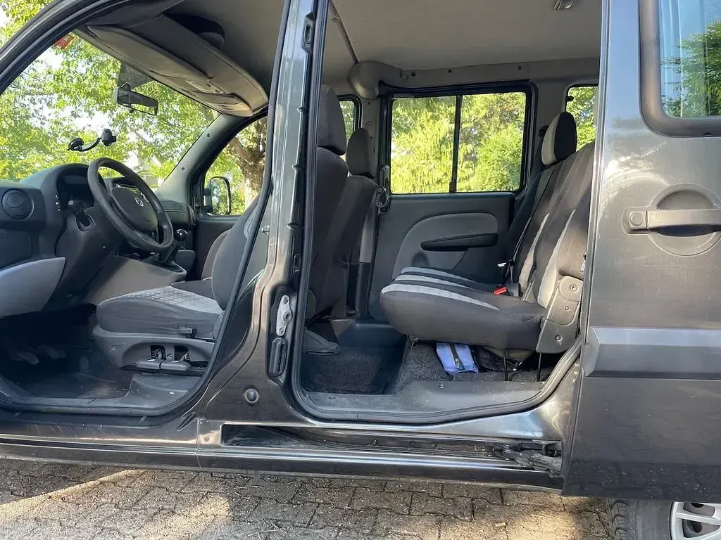 Gebraucht Fiat Doblò Dynamic 84 PS (61 kW) 2006 Grau Van / Kleinbus