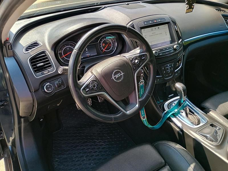 Gebraucht Opel Insignia Cosmo 163 PS (119 kW) 2015 Schwarz Kombi