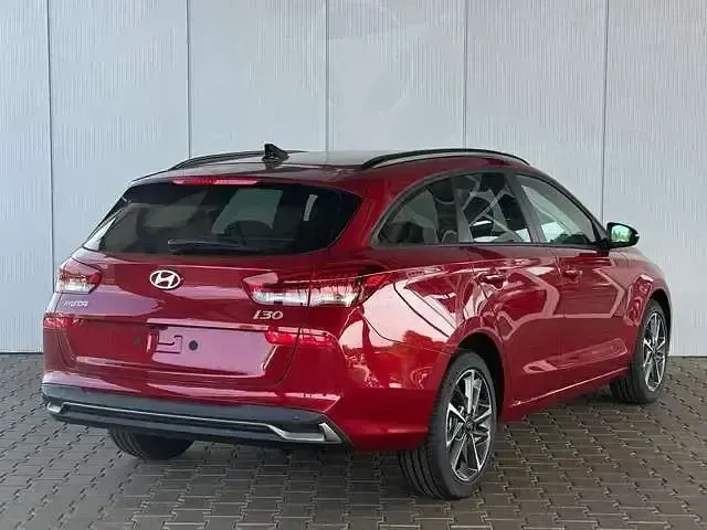 Neu Hyundai i30 116 PS (85 kW) 2026 Verschiedene farben Limousine
