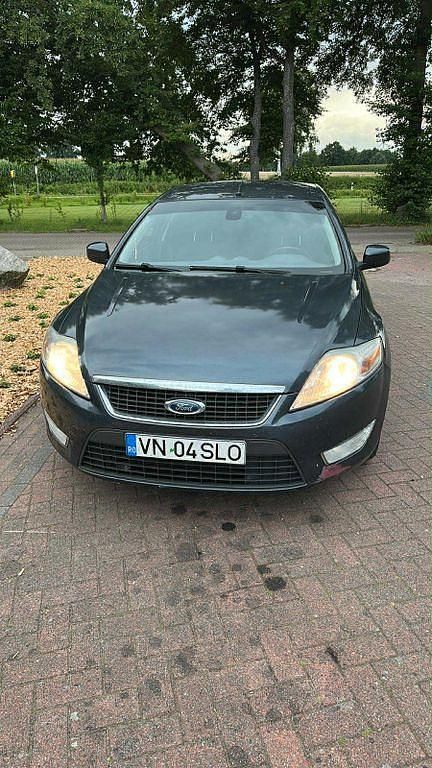Grau Gebraucht 2010 Ford Mondeo Sport Limousine | 2.200 € (Guter Preis) - Bild 1/4