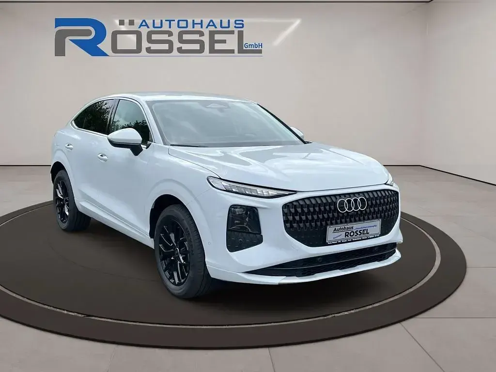 Neu Audi Q3 Sportback Sport 150 PS (110 kW) 2026 Weiß SUV