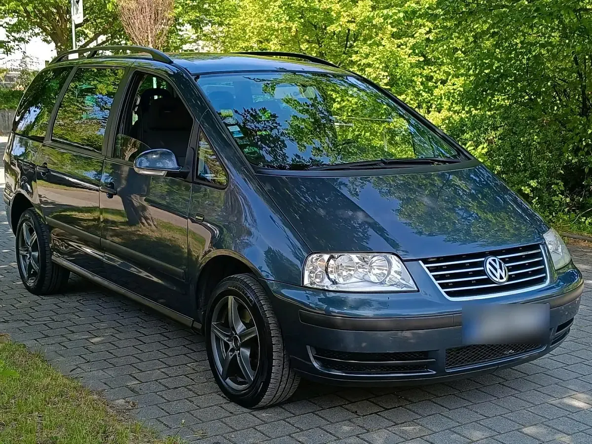 Second-hand VW Sharan 116 CP (85 kW) 2005 Gri Monovolum