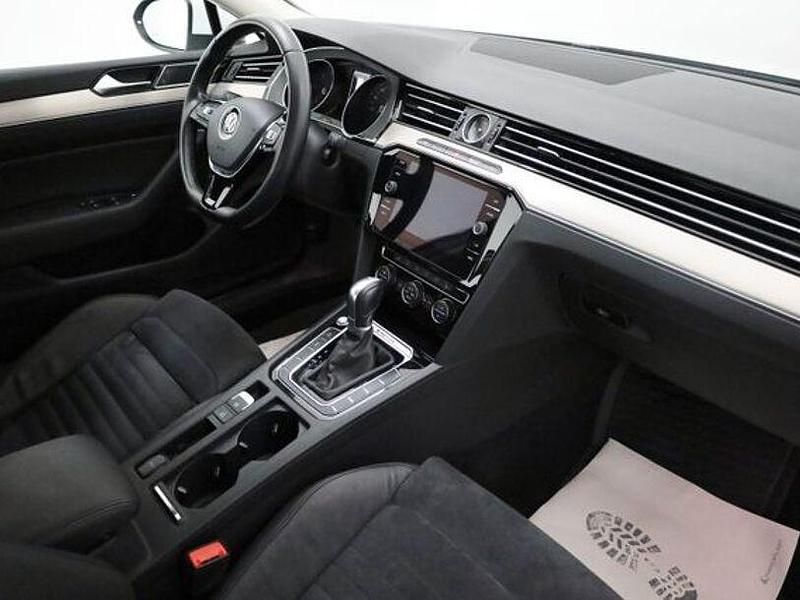 Gebraucht VW Passat Highline 190 PS (139 kW) 2019 Pure white (metallic) Kombi