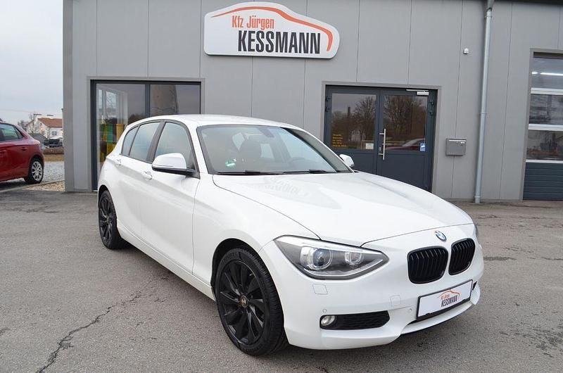 Weiß Gebraucht 2014 BMW 118 Advantage Kleinwagen | 6.999 € (Guter Preis) - Bild 1/4