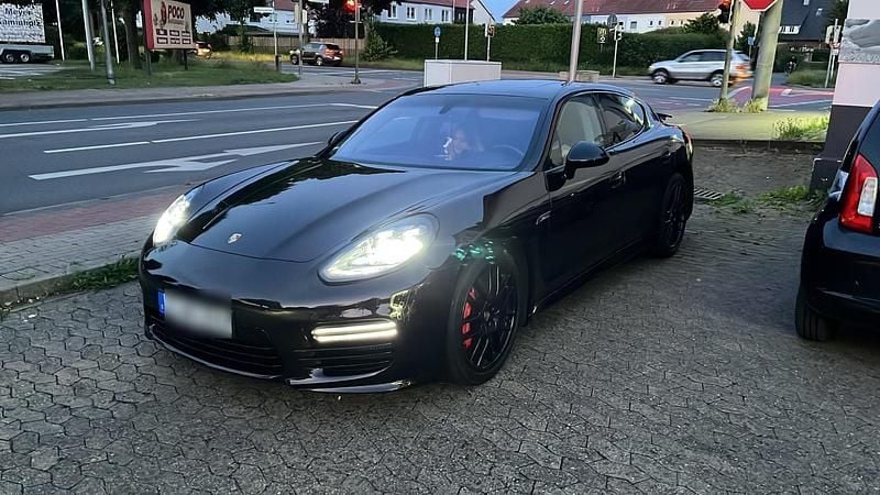 Braun Gebraucht 2010 Porsche Panamera Turbo Limousine | 25.500 € - Bild 1/4