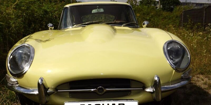 Gebraucht Jaguar E-Type 360 PS (264 kW) 1967 Pale primerose yellow Coupé