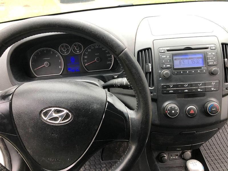 Gebraucht Hyundai i30 Comfort 109 PS (80 kW) 2009 Weiß Kleinwagen