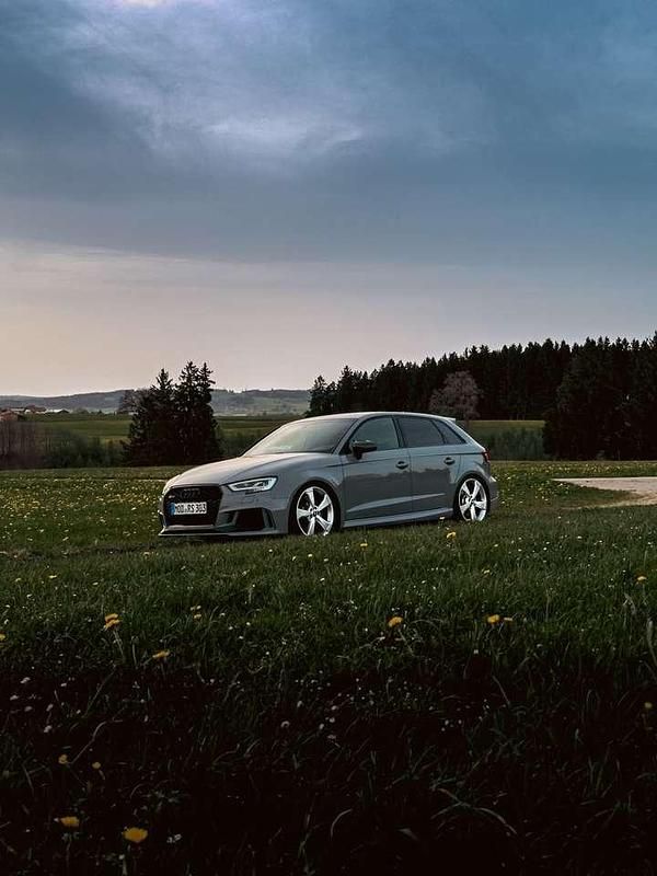 Grau Gebraucht 2018 Audi RS3 Limousine | 36.000 € (Fairer Preis) - Bild 1/4