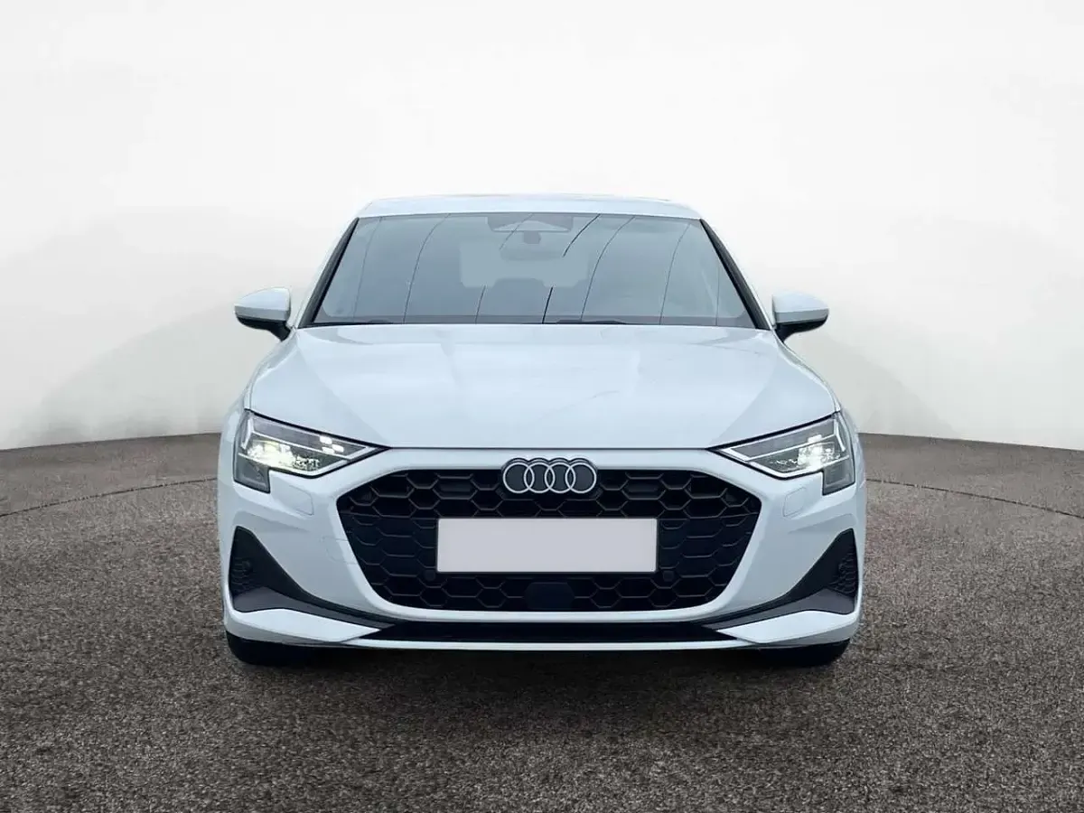 Neu Audi A3 150 PS (110 kW) 2026 Arkonaweiß Limousine