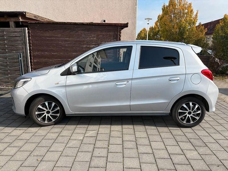Silber Gebraucht 2023 Mitsubishi Space Star Select Limousine | 10.400 € (Guter Preis) - Bild 1/4