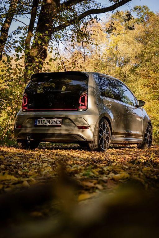 Silber Gebraucht 2018 VW up! GTI Kleinwagen | 16.499 € (Etwas zu teuer) - Bild 1/4