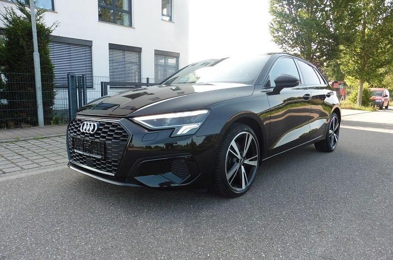 Schwarz Gebraucht 2021 Audi A3 Sportback Advanced Limousine | 20.890 € (Guter Preis) - Bild 1/4