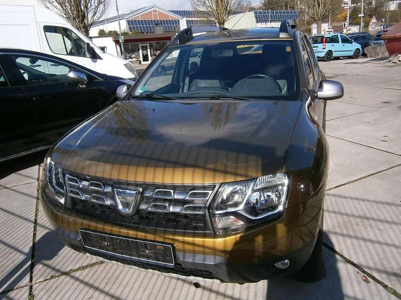 Gebraucht Dacia Duster Prestige 125 PS (91 kW) 2016 Altaigrün SUV