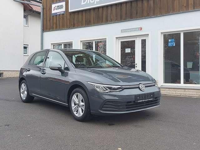 Delphingrau Gebraucht 2020 VW Golf VIII Life Limousine | 17.990 € (Fairer Preis) - Bild 1/4