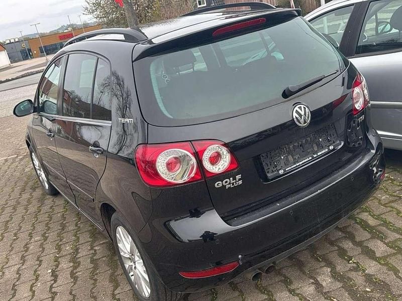 Gebraucht VW Golf VI Team 122 PS (89 kW) 2010 Deep black perleffekt Kleinwagen