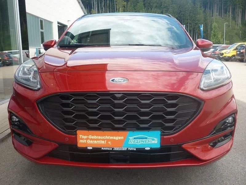 Gebraucht Ford Kuga ST-Line X 152 PS (111 kW) 2024 Rot SUV