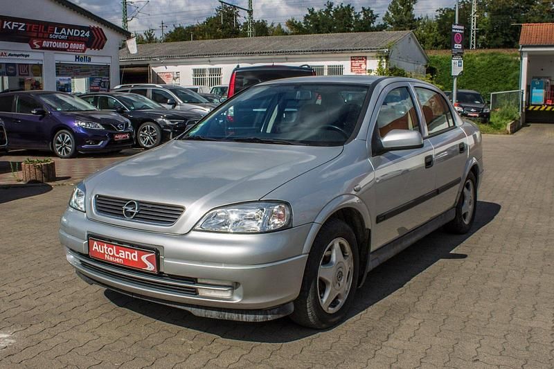 Gebraucht Opel Astra 101 PS (74 kW) 1998 Silber Limousine