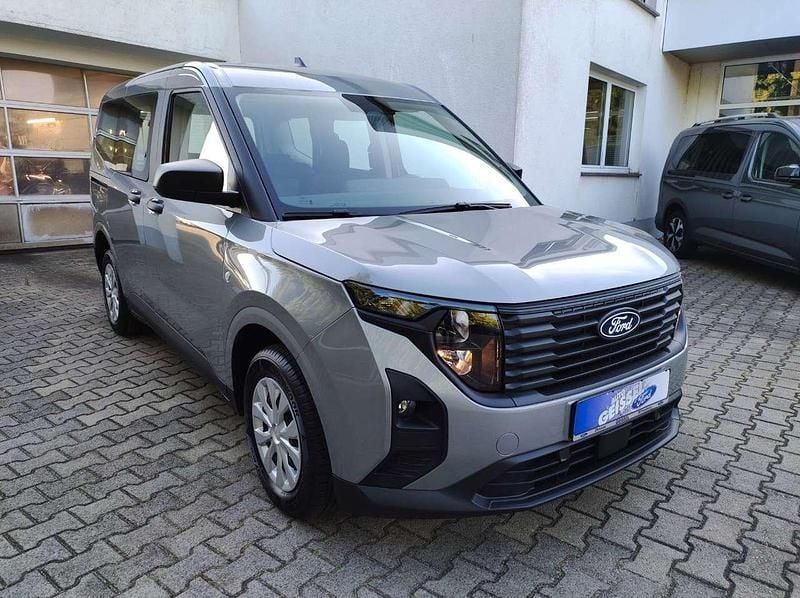 Neu Ford Tourneo Courier Trend 125 PS (91 kW) 2025 Silber Van / Kleinbus