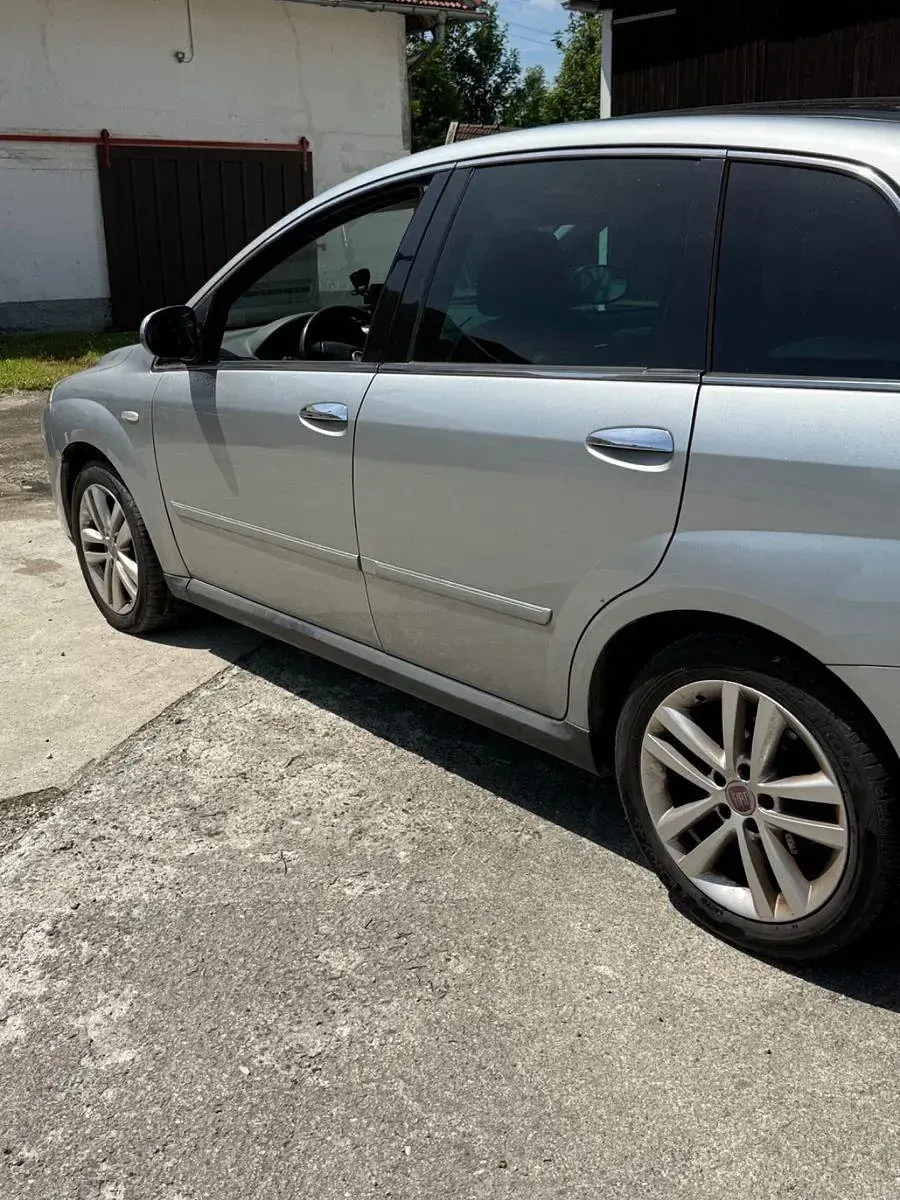 Gebraucht Fiat Croma Dynamic 150 PS (110 kW) 2010 Silber Kombi