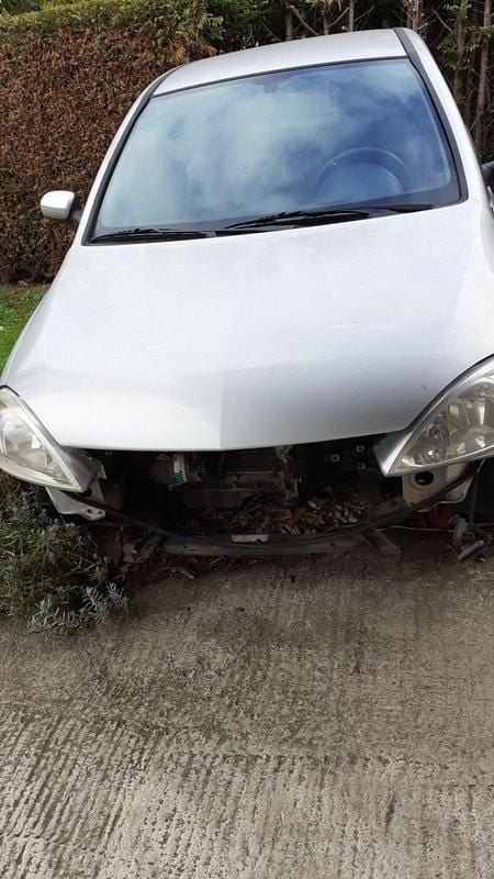 Gebraucht Opel Corsa Njoy 75 PS (55 kW) 2003 Silber Kleinwagen