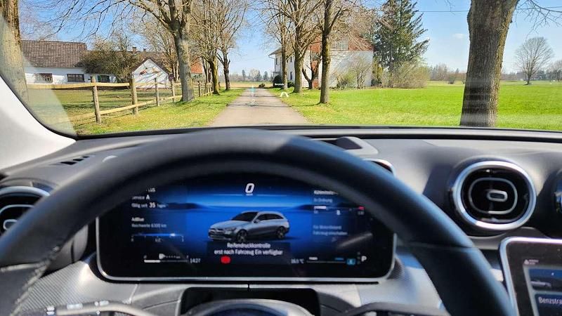 Gebraucht Mercedes C220 205 PS (150 kW) 2022 Grau Kombi