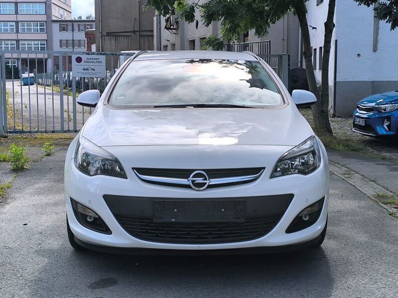 Gebraucht Opel Astra Style 140 PS (102 kW) 2015 Weiß Kombi