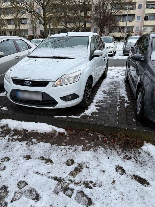 Gebraucht Ford Focus Titanium 105 PS (77 kW) 2011 Silber Kombi