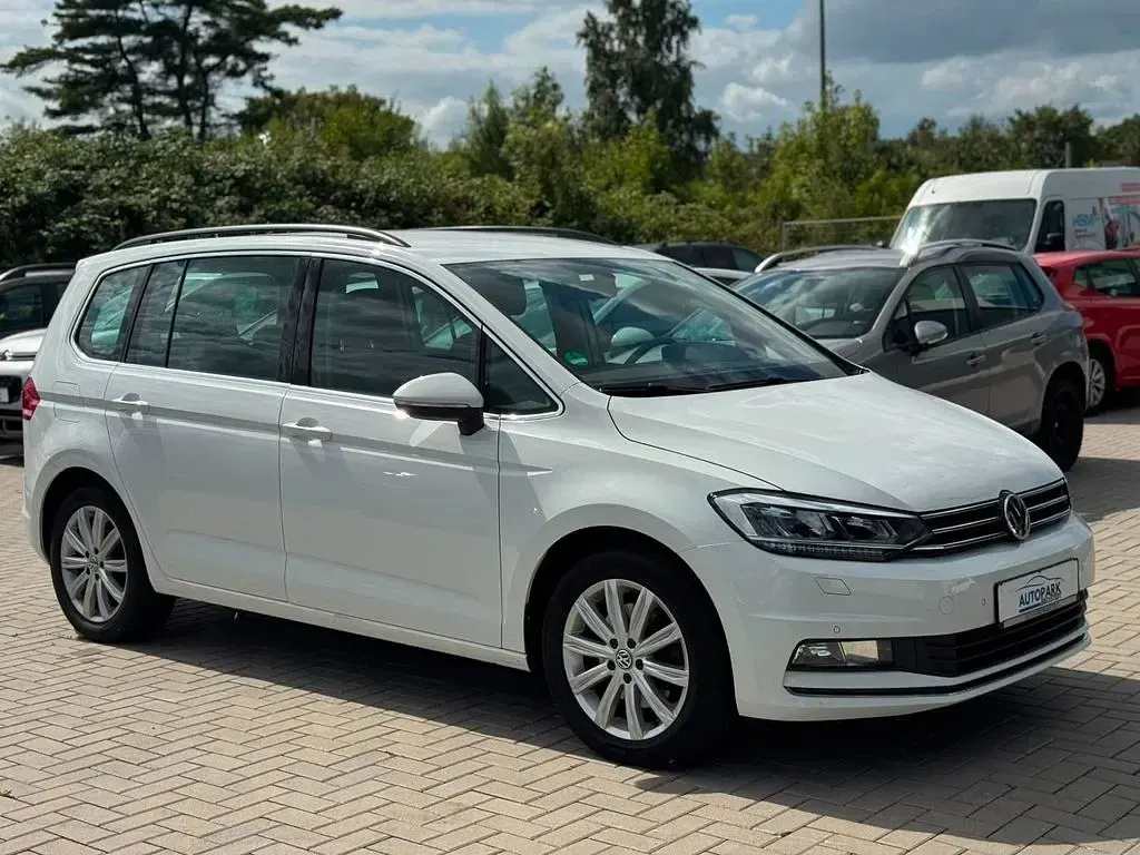 Gebraucht VW Touran Highline 150 PS (110 kW) 2015 Weiß Van / Kleinbus