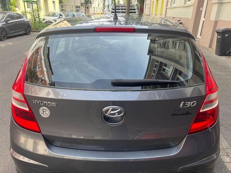 Gebraucht Hyundai i30 Classic 109 PS (80 kW) 2009 Grau Limousine