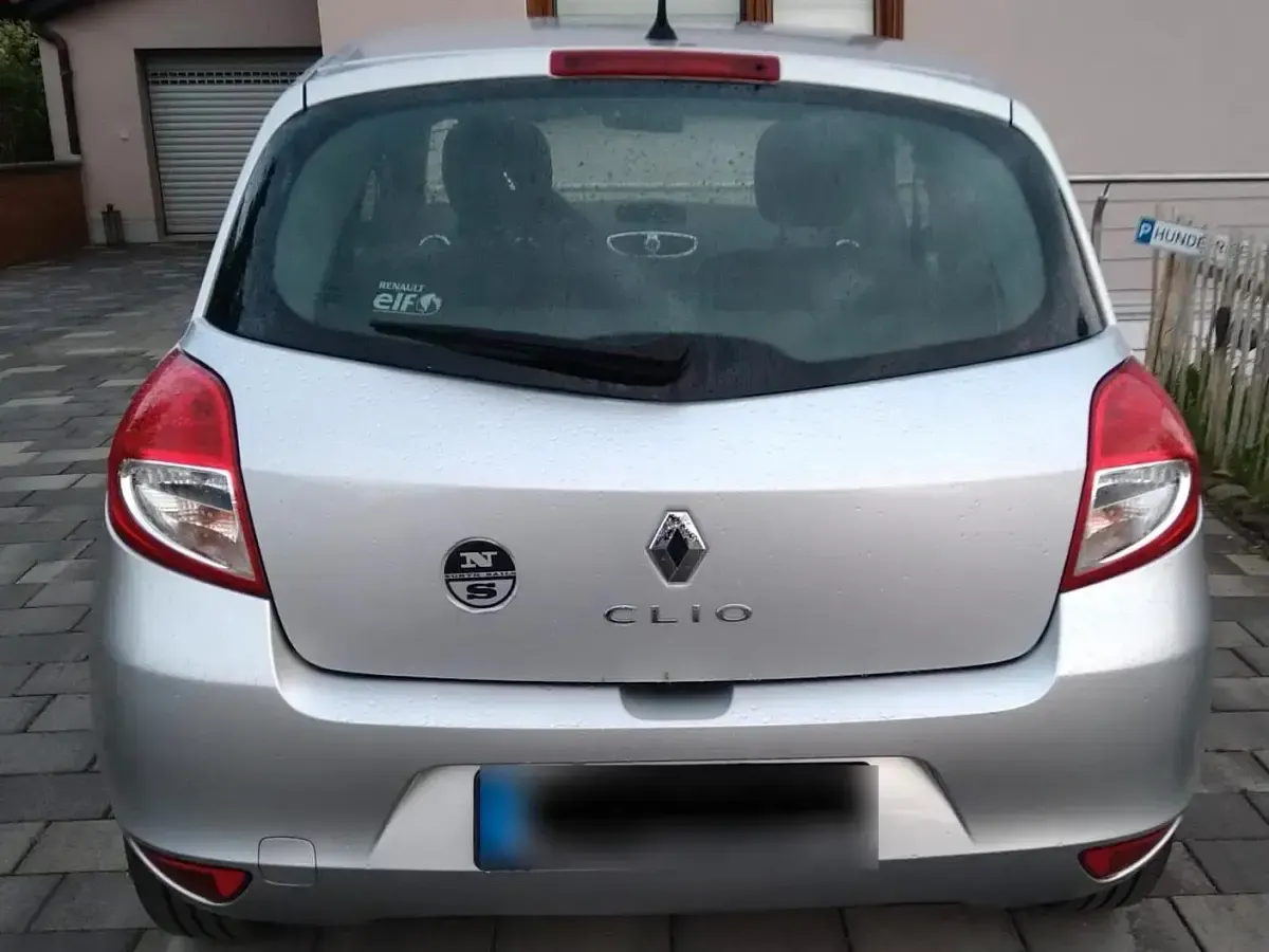 Gebraucht Renault Clio 55 PS (40 kW) 2011 Silber Kleinwagen