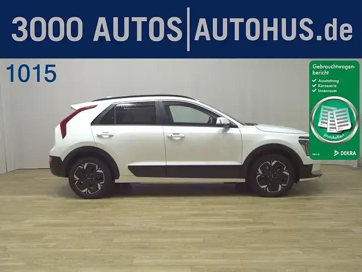 Ud schneeweiss Gebraucht 2023 Kia e-Niro Style SUV | 26.980 € (Superpreis) - Bild 1/4