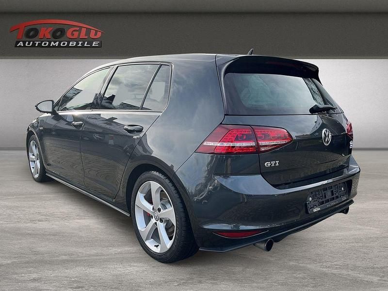 Gebraucht VW Golf VII GTI 220 PS (161 kW) 2016 Carbon steel grey metallic Limousine
