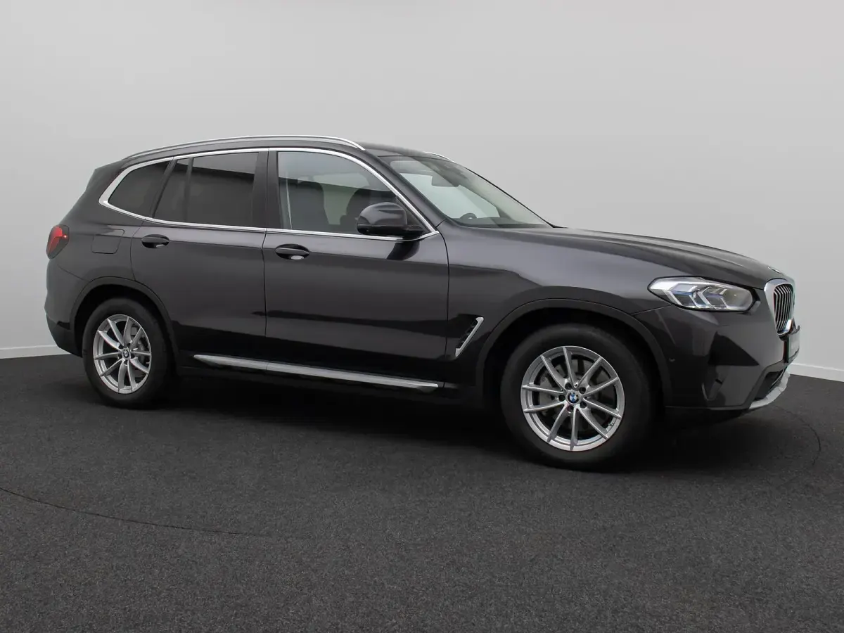 Gebraucht BMW X3 Sport Line 286 PS (210 kW) 2022 Sophistograu brillanteffekschwarz SUV