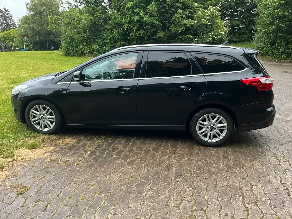Gebraucht Ford Kuga Titanium 140 PS (102 kW) 2014 Schwarz SUV