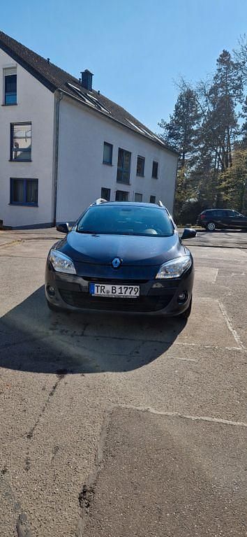 Gebraucht Renault Mégane III Expression 106 PS (77 kW) 2012 Limousine