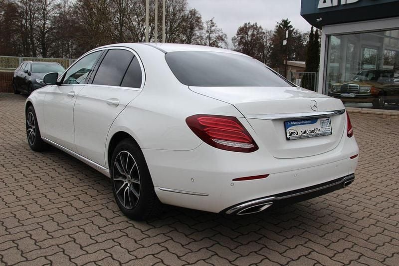 Gebraucht Mercedes E200 Exclusive 184 PS (135 kW) 2016 Weiß Limousine