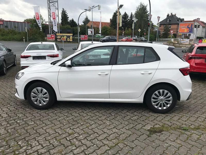 Gebraucht Skoda Fabia Active 80 PS (58 kW) 2023 Weiß Kleinwagen