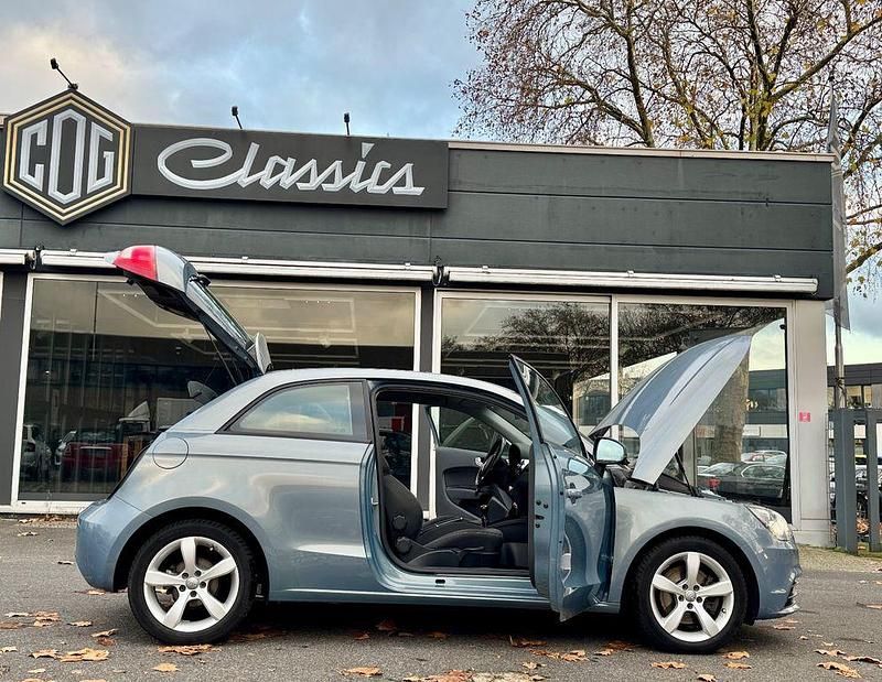 Gebraucht Audi A1 Attraction 122 PS (89 kW) 2013 Blau Kleinwagen
