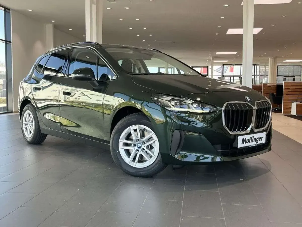 Gebraucht BMW 225 245 PS (180 kW) 2025 Sanremo green Kombi